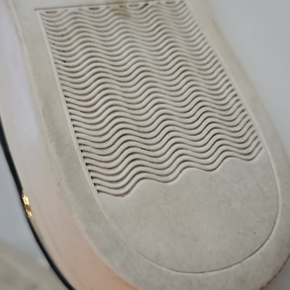 Wishbone Collection Pom Pom Slip-Ons - Picture 6 of 8